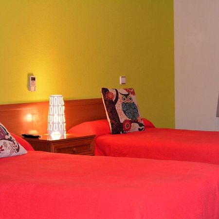Hostal Gastrobar Carmelo Villarejo de Salvanés Exteriör bild