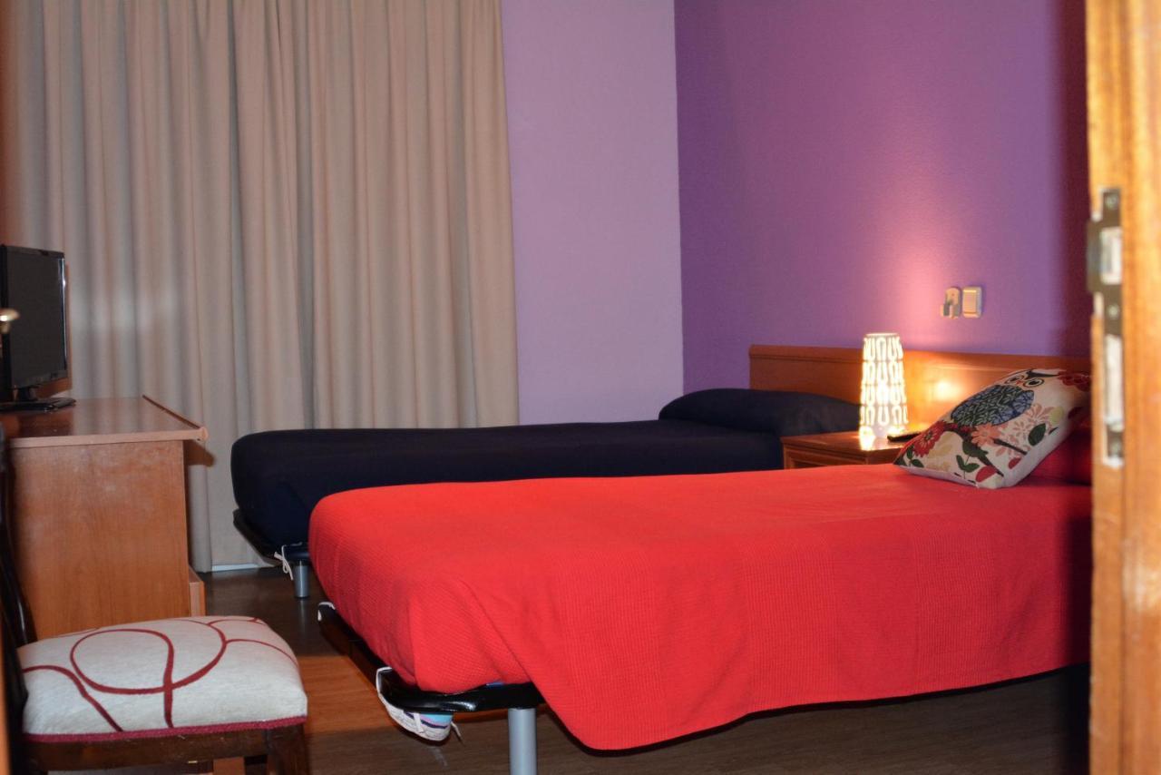 Hostal Gastrobar Carmelo Villarejo de Salvanés Exteriör bild