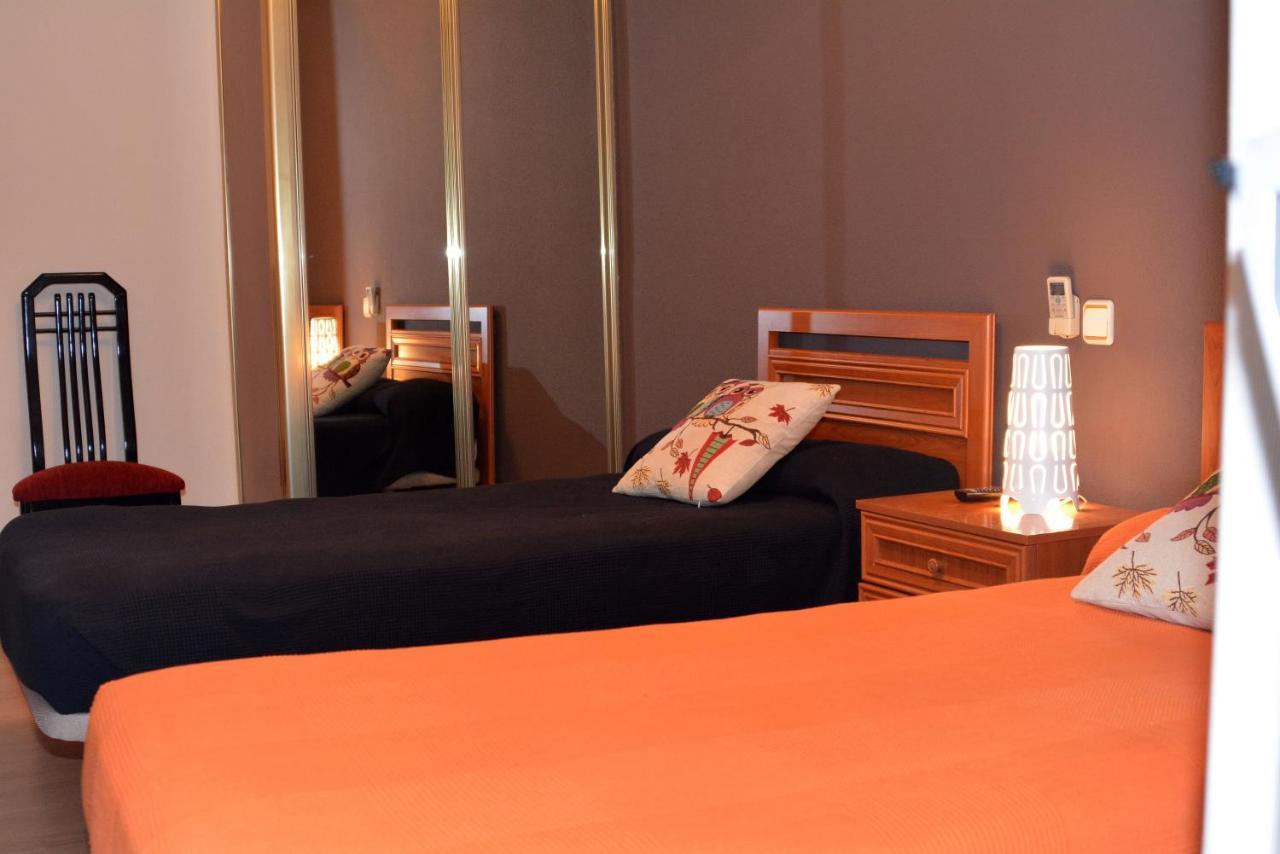 Hostal Gastrobar Carmelo Villarejo de Salvanés Exteriör bild